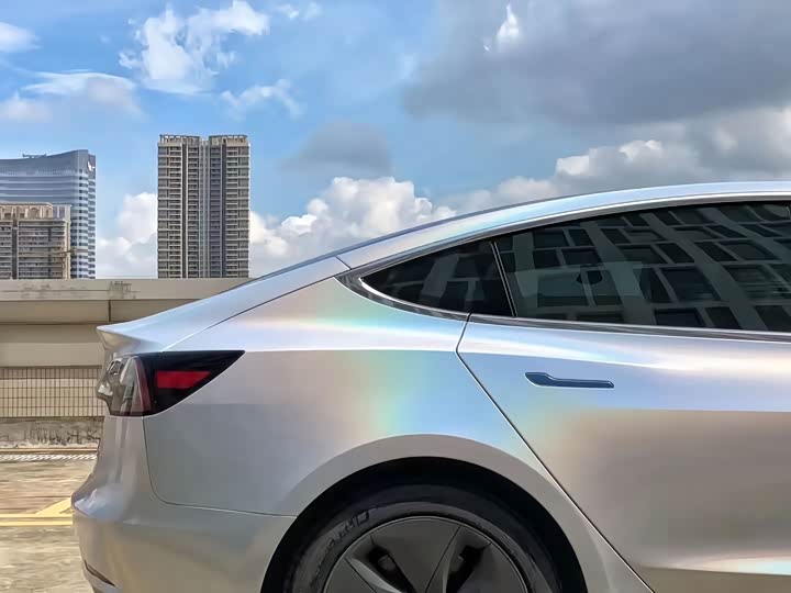 Фото 9 - Tesla Model 3