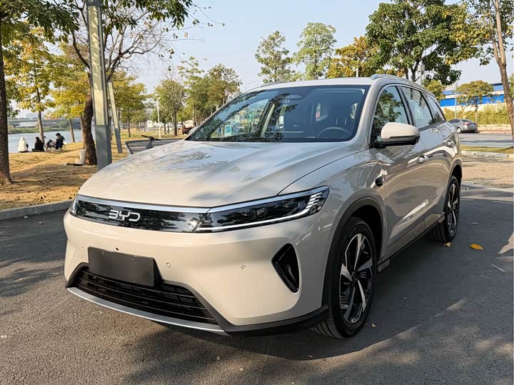 Фото 1 - BYD Sea Lion 05 DM-i Hybrid