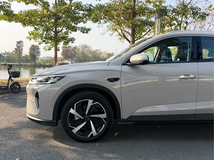 Фото 5 - BYD Sea Lion 05 DM-i Hybrid