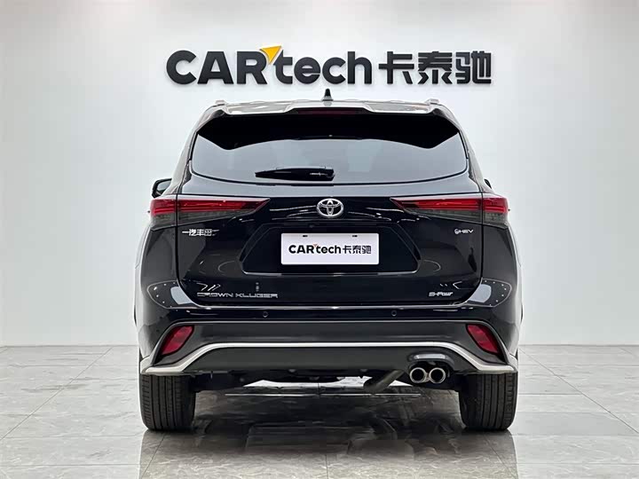 Фото 4 - Toyota Crown Kluger