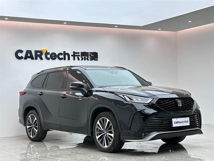 Фото 6 - Toyota Crown Kluger