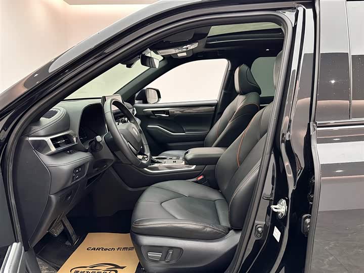 Фото 8 - Toyota Crown Kluger