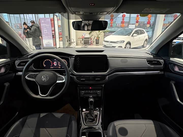 Фото 9 - Volkswagen Tharu