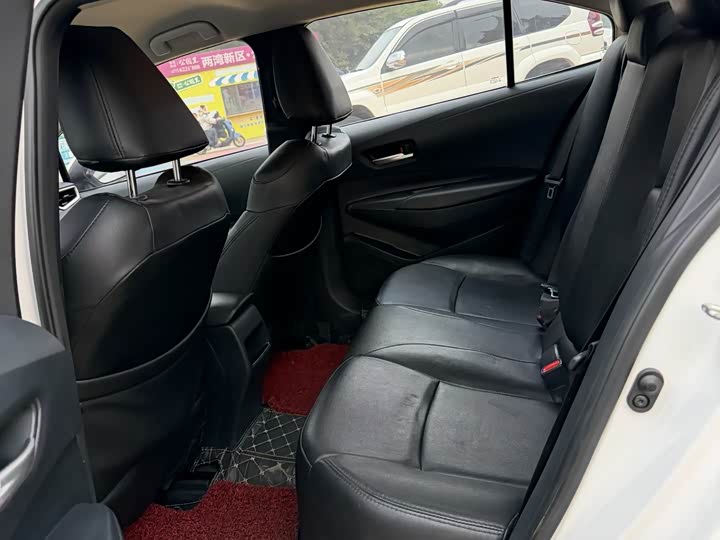 Фото 6 - Toyota Corolla