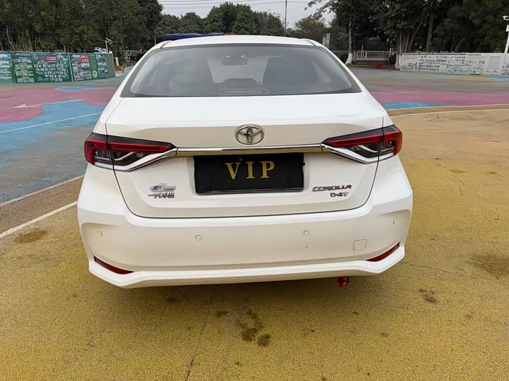 Фото 8 - Toyota Corolla