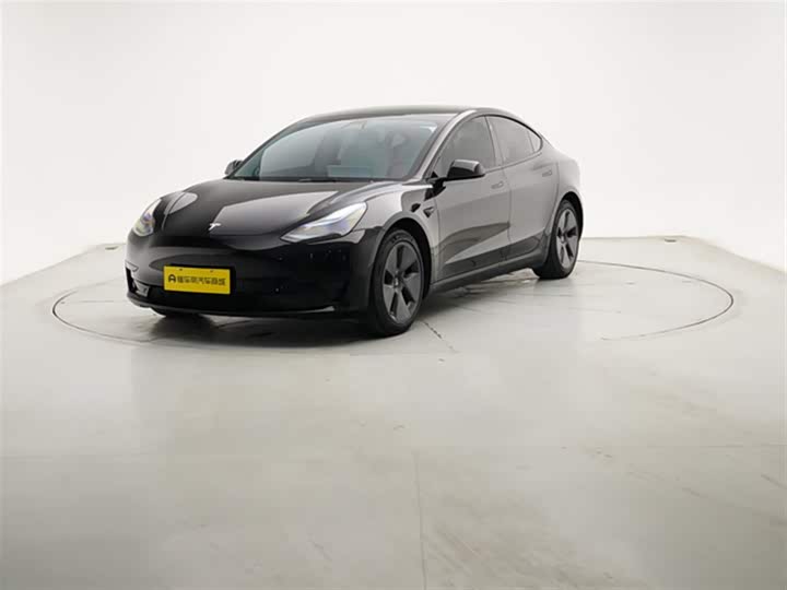 Фото 1 - Tesla Model 3