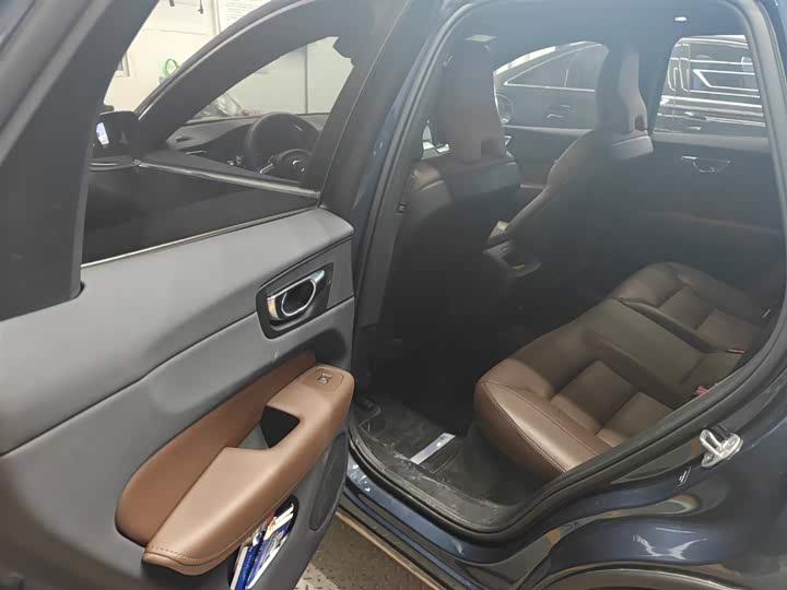 Фото 7 - Volvo XC60