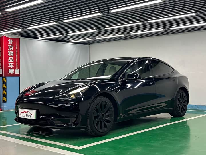 Фото 1 - Tesla Model 3