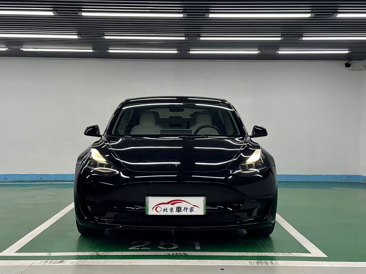 Фото 2 - Tesla Model 3