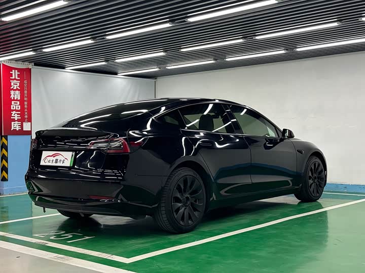 Фото 5 - Tesla Model 3