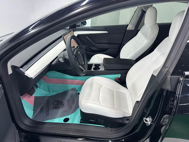 Фото 8 - Tesla Model 3