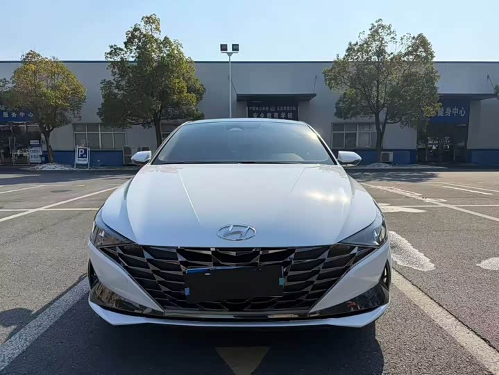 Фото 2 - Hyundai Elantra N line