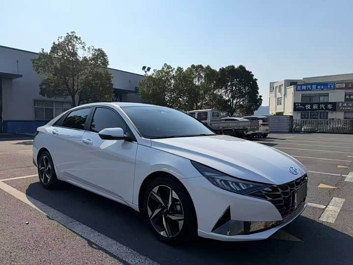 Фото 3 - Hyundai Elantra N line