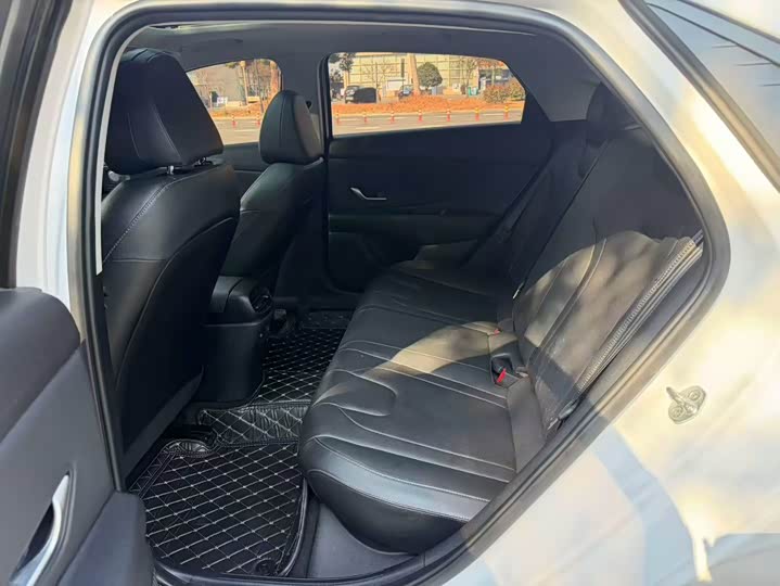 Фото 9 - Hyundai Elantra N line