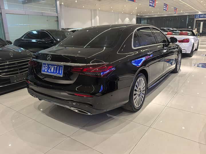 Photo 4 - Mercedes-Benz E-Class