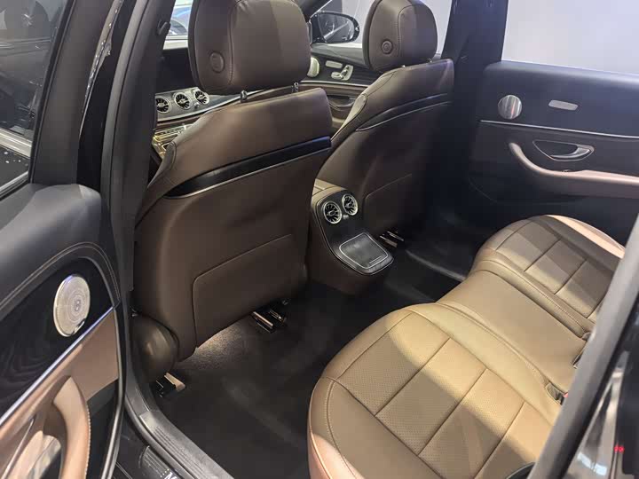 Photo 6 - Mercedes-Benz E-Class