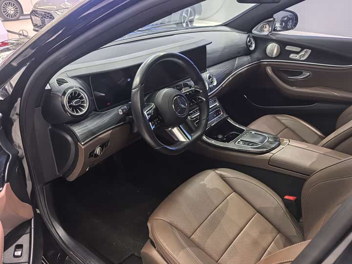 Photo 7 - Mercedes-Benz E-Class