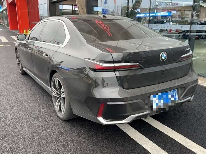 Фото 2 - BMW 7 Series