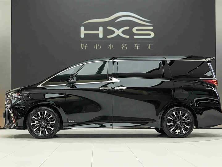 Фото 3 - Toyota Alphard