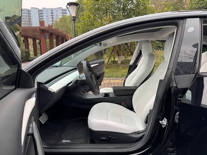 Фото 5 - Tesla Model 3