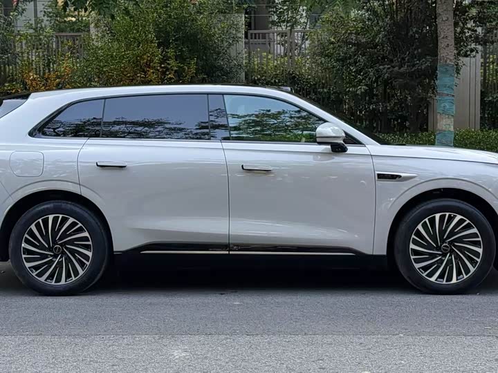 Фото 5 - Exeed Sterra ET