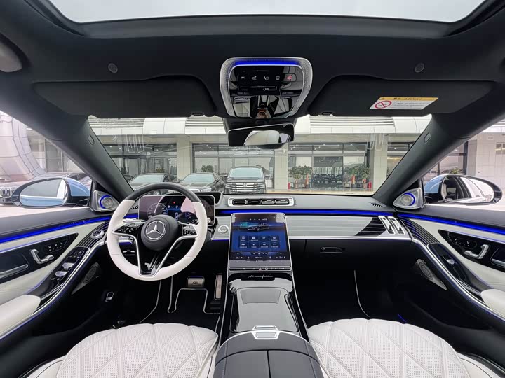 Фото 9 - Mercedes-Benz Maybach S-Class