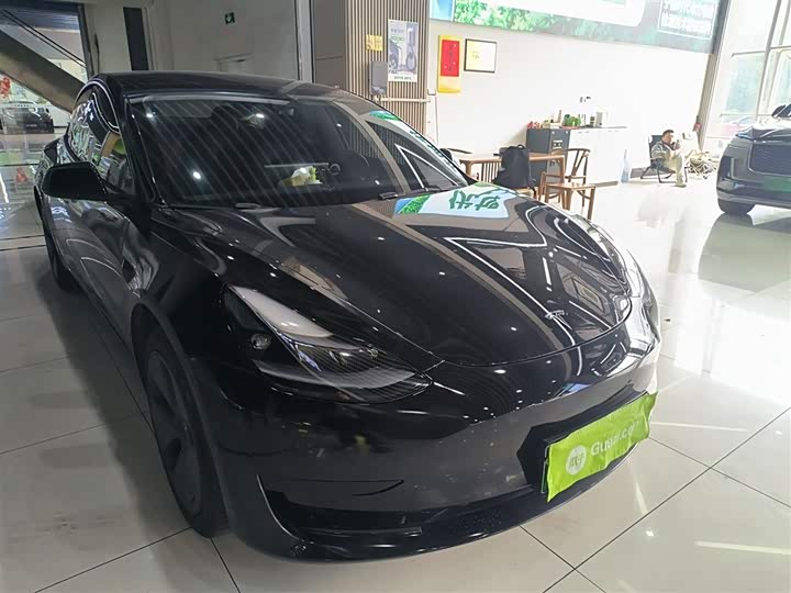 Фото 4 - Tesla Model 3