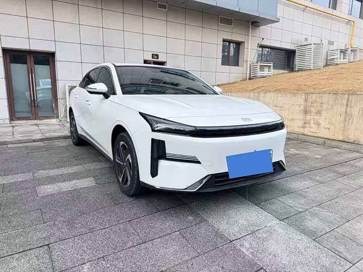 Фото 3 - Geely Galaxy L6