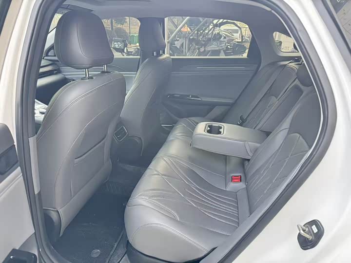 Фото 7 - Geely Galaxy L6
