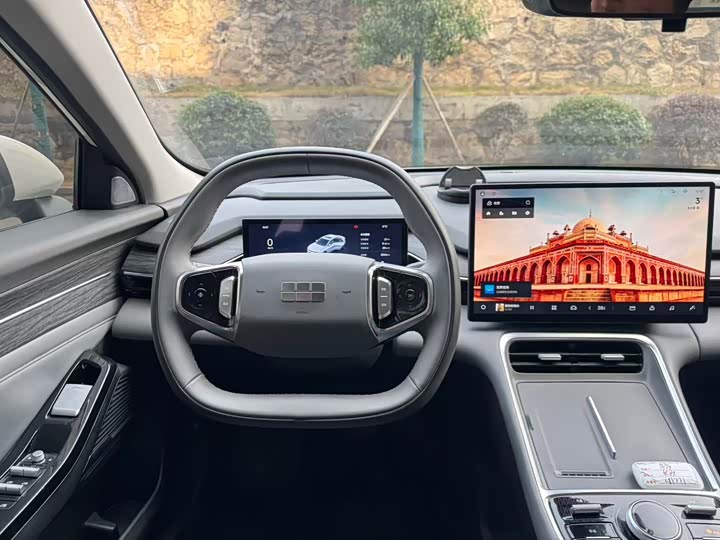 Фото 8 - Geely Galaxy L6