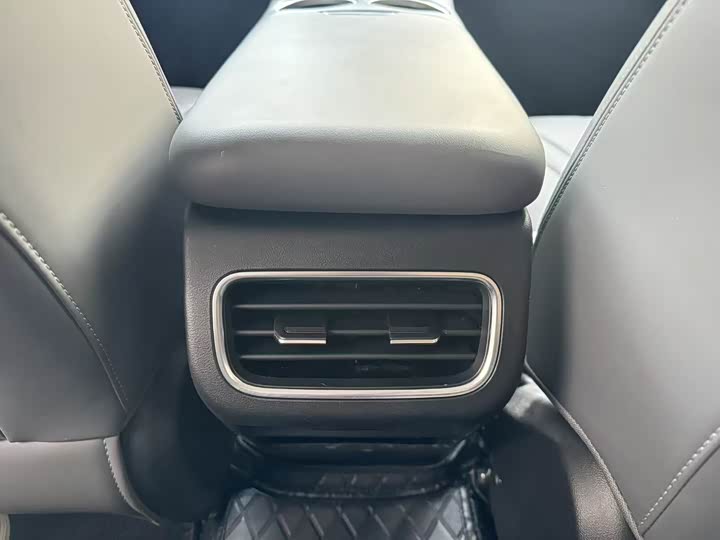 Фото 9 - Geely Galaxy L6