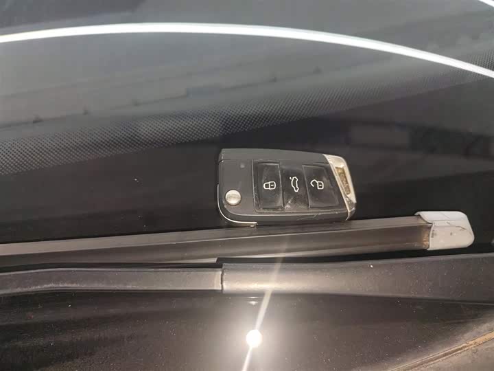 Фото 9 - Volkswagen Tiguan L Pro