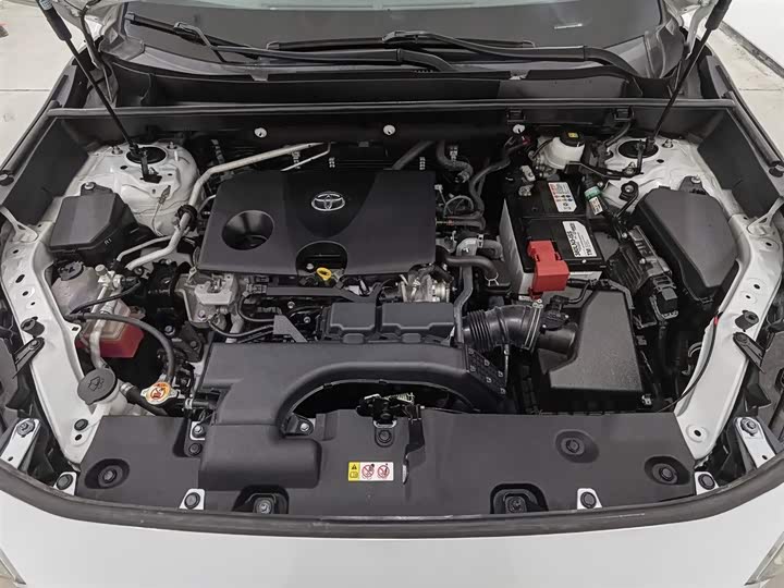 Фото 6 - Toyota RAV4