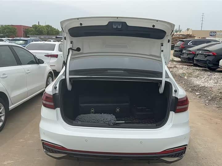 Фото 7 - Volkswagen Lavida