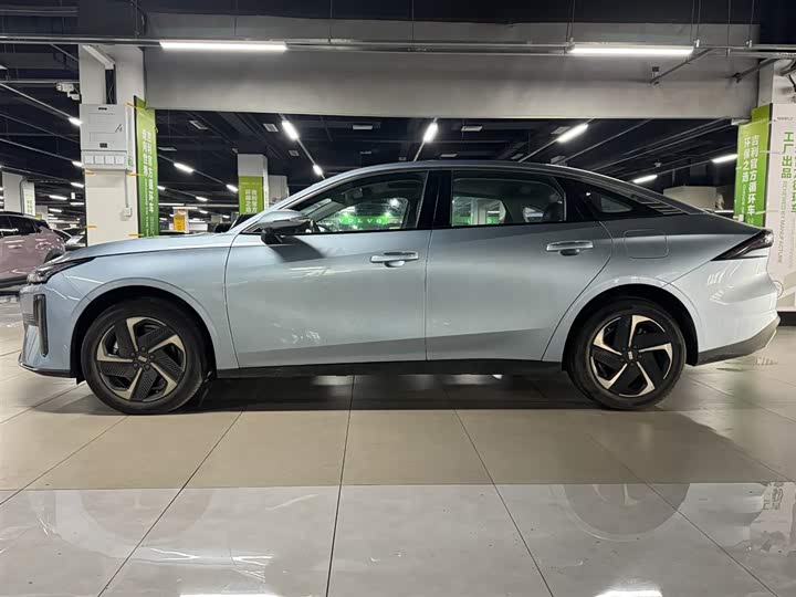 Фото 4 - Geely Galaxy L6