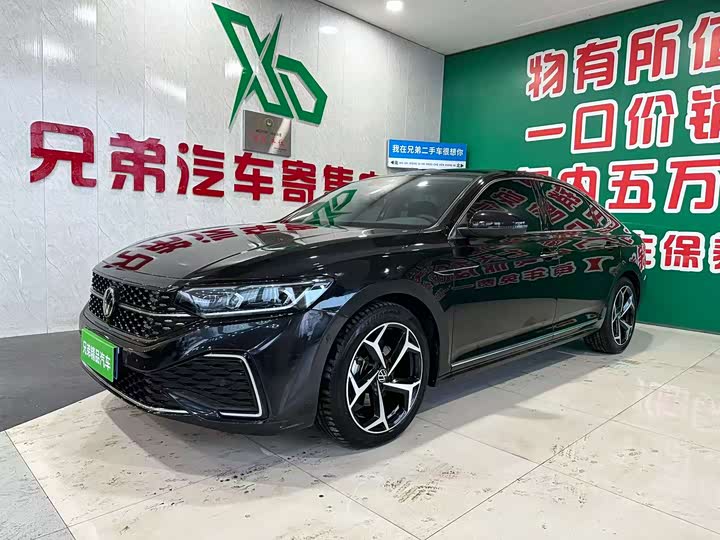 Фото 1 - Volkswagen Passat