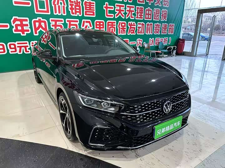 Фото 2 - Volkswagen Passat