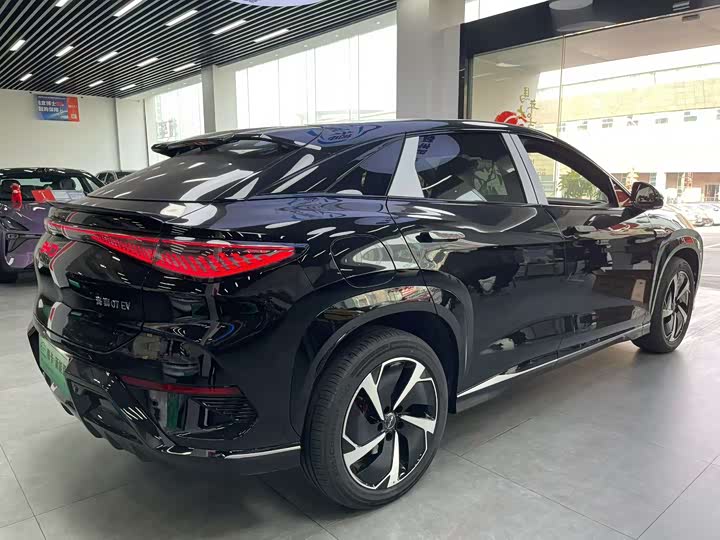 Фото 3 - BYD Sea Lion 07 EV