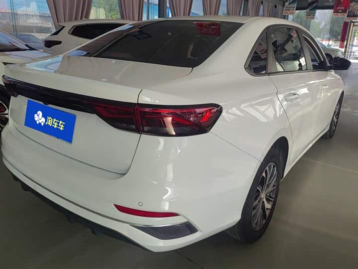 Фото 3 - Geely Emgrand