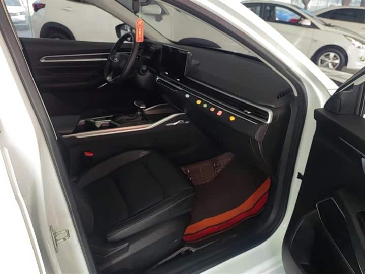 Фото 8 - Geely Emgrand