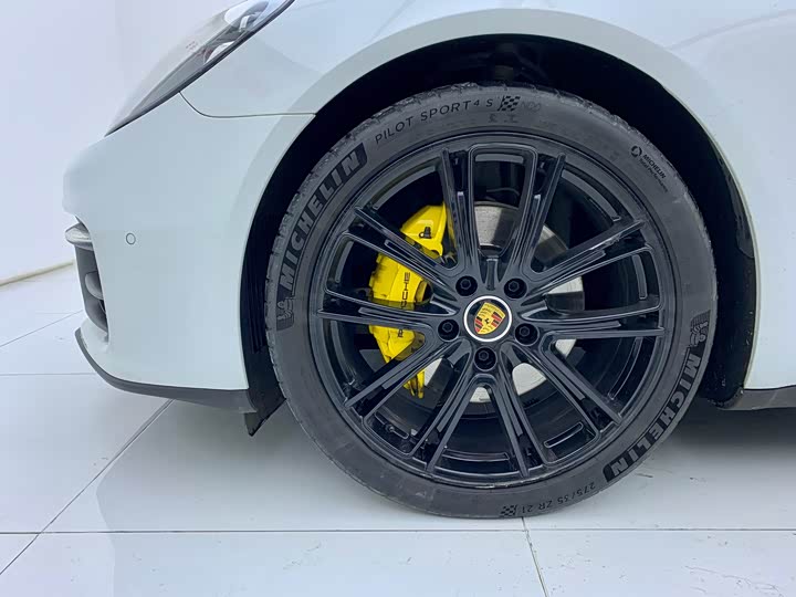 Фото 6 - Porsche Panamera