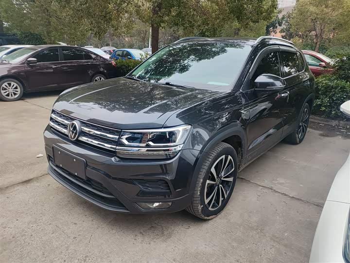 Фото 2 - Volkswagen Tharu