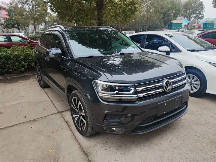 Фото 4 - Volkswagen Tharu