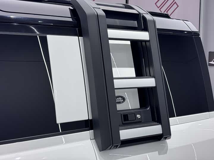 Фото 7 - Land Rover Defender