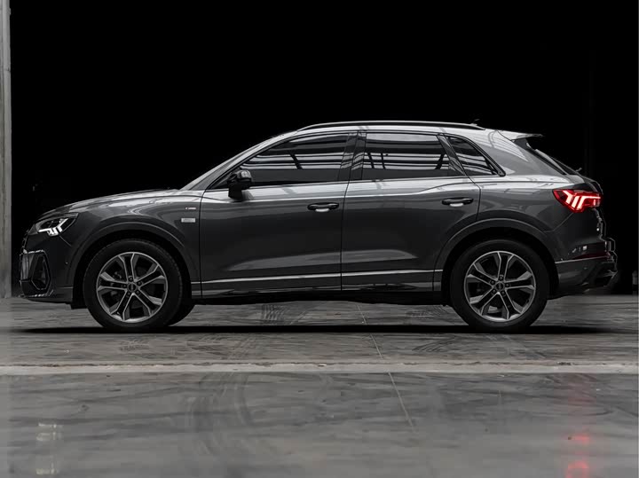 Фото 4 - Audi Q3