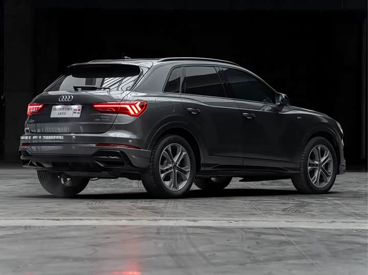 Фото 7 - Audi Q3