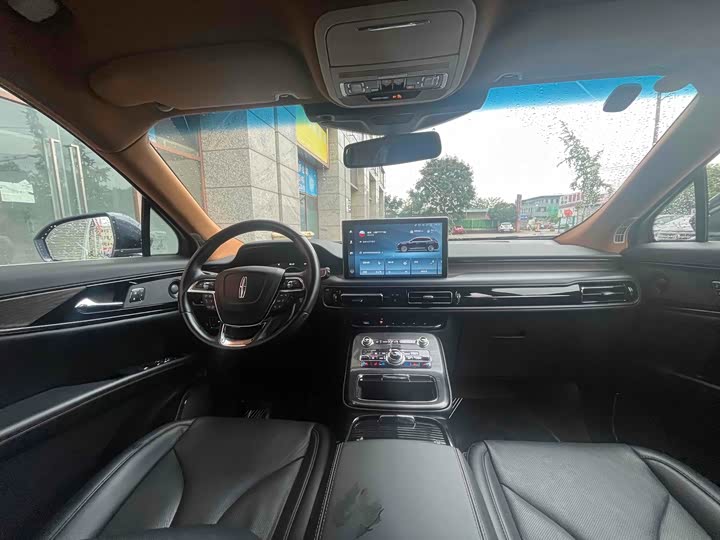 Фото 5 - Lincoln Nautilus