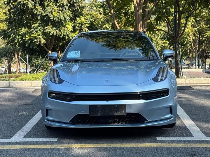 Фото 2 - Zeekr 001