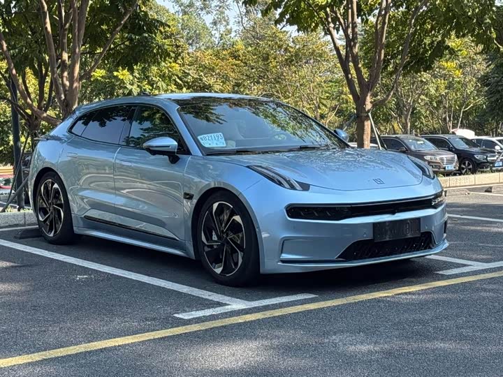 Фото 3 - Zeekr 001