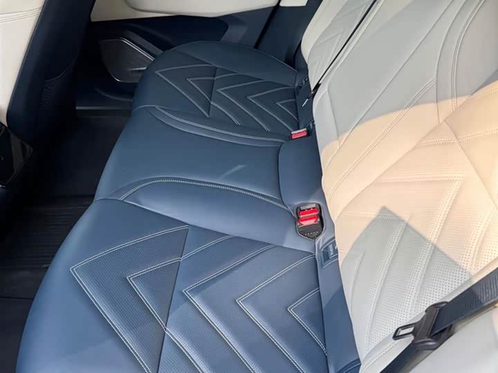 Фото 5 - Zeekr 001